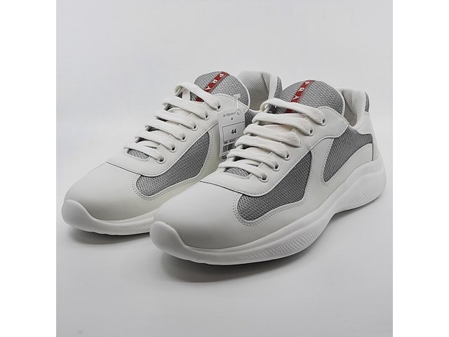 Paar schoenen, maat 10, prada - afbeelding 1 van  12