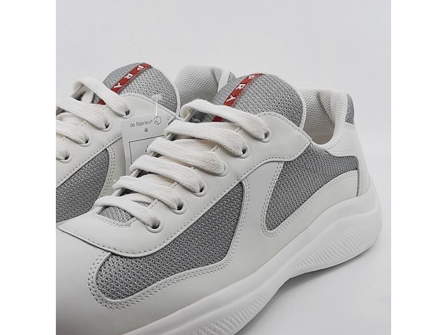 Paar schoenen, maat 10, prada - afbeelding 6 van  12