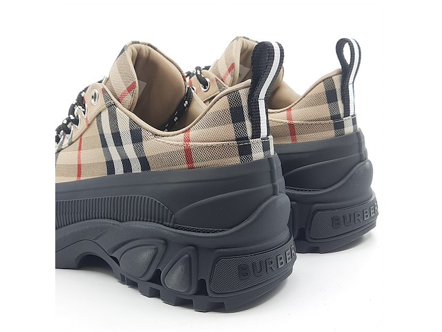 Paar schoenen, maat 36 1/2, burberry - afbeelding 8 van  11
