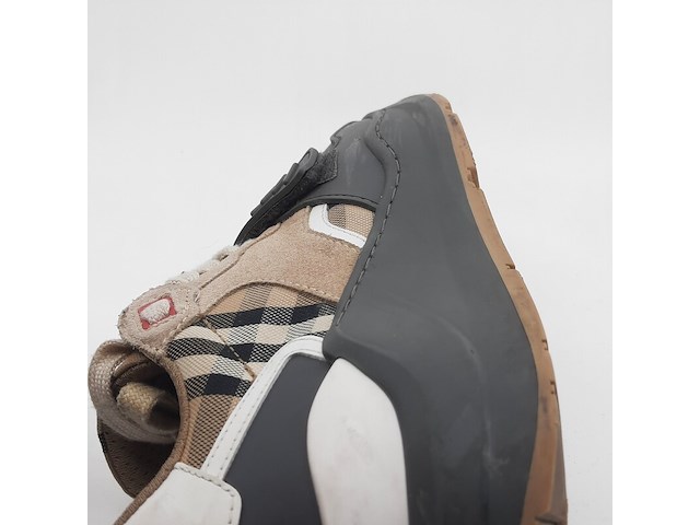 Paar schoenen, maat 36, burberry - afbeelding 2 van  12