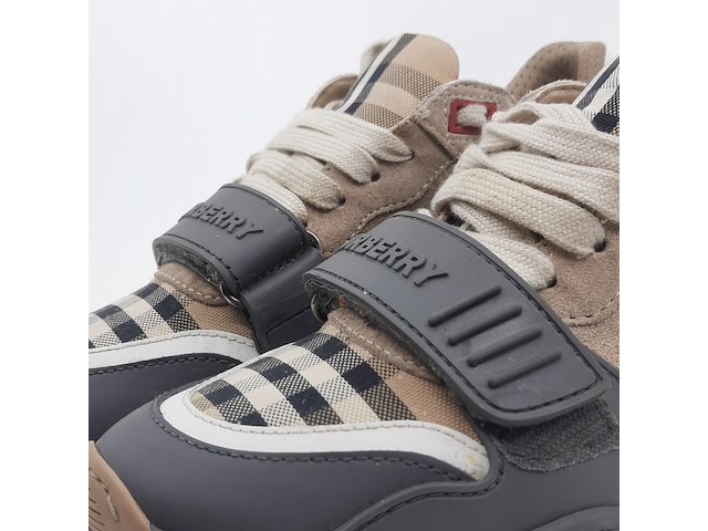 Paar schoenen, maat 36, burberry - afbeelding 8 van  12