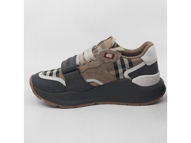 Paar schoenen, maat 36, burberry - afbeelding 9 van  12