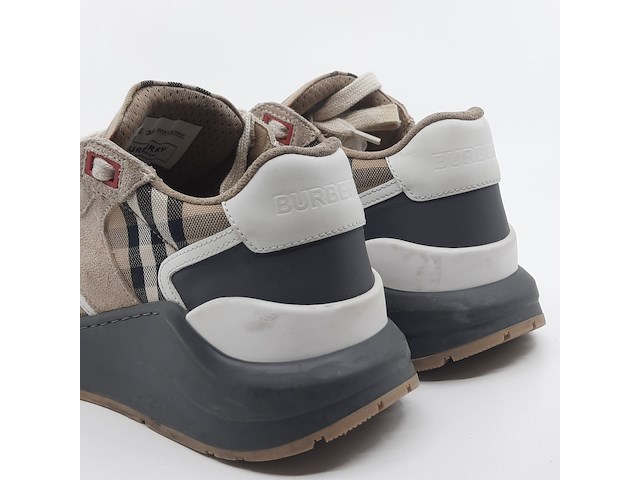 Paar schoenen, maat 36, burberry - afbeelding 10 van  12