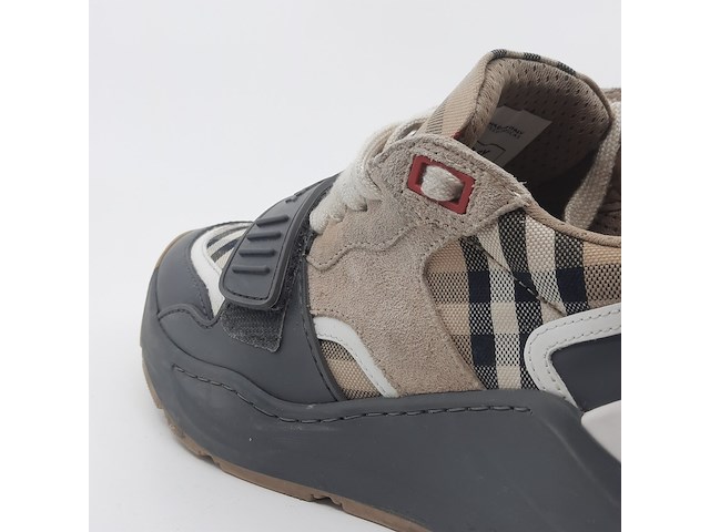 Paar schoenen, maat 36, burberry - afbeelding 11 van  12