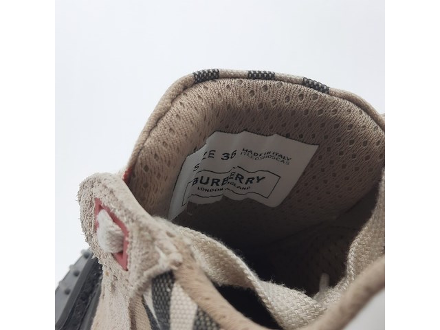 Paar schoenen, maat 36, burberry - afbeelding 12 van  12