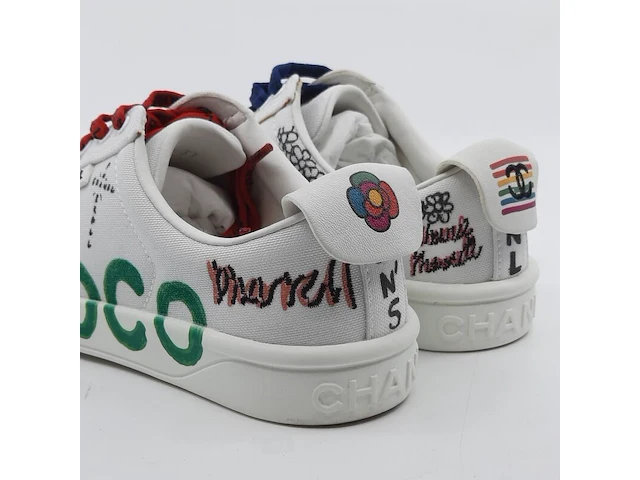 Paar schoenen, maat 37, chanel x pharrell, l c34877 - afbeelding 7 van  10