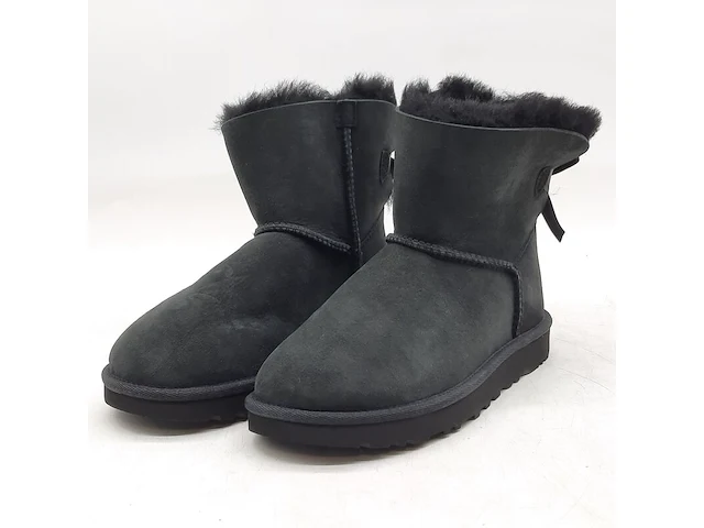 Paar schoenen, maat 37, ugg, 1016501 - afbeelding 1 van  8