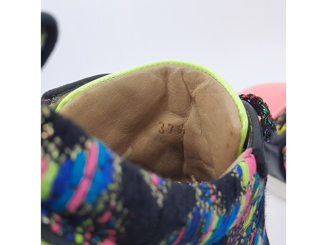 Paar schoenen, maat 37,5, christian louboutin - afbeelding 9 van  10