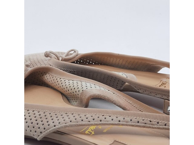 Paar schoenen, maat 38, christian louboutin - afbeelding 14 van  14