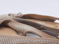 Paar schoenen, maat 38, christian louboutin - afbeelding 14 van  14