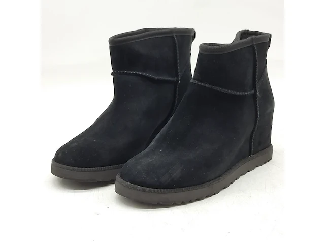 Paar schoenen, maat 38, ugg, 1104609 - afbeelding 1 van  8