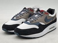 Paar schoenen, maat 39, nike, air max fj0698-100