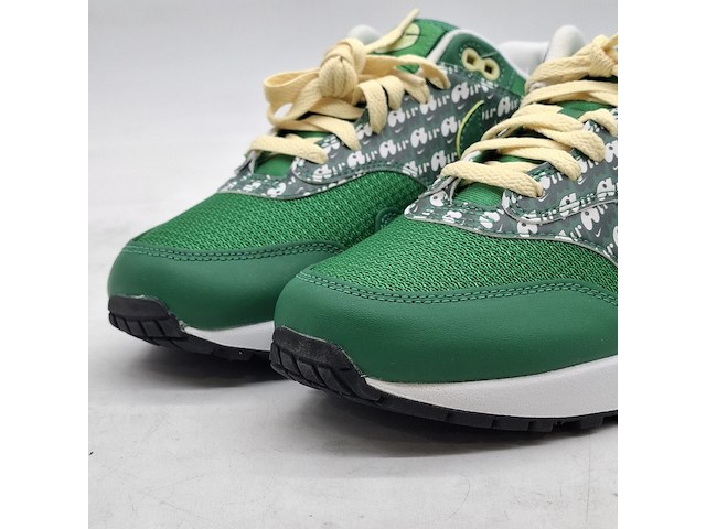 Paar schoenen, maat 40 1/2, nike, air max cj0609-300 - afbeelding 2 van  12