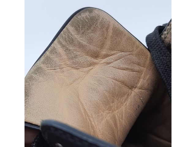 Paar schoenen, maat 40, louboutin - afbeelding 16 van  17