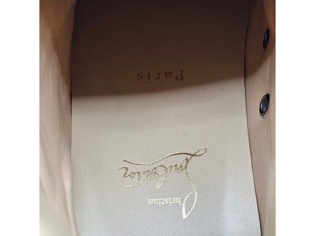 Paar schoenen, maat 40, louboutin - afbeelding 2 van  11
