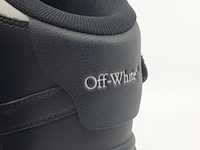 Paar schoenen, maat 40, off-white - afbeelding 2 van  13