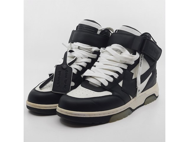 Paar schoenen, maat 40, off-white - afbeelding 1 van  13