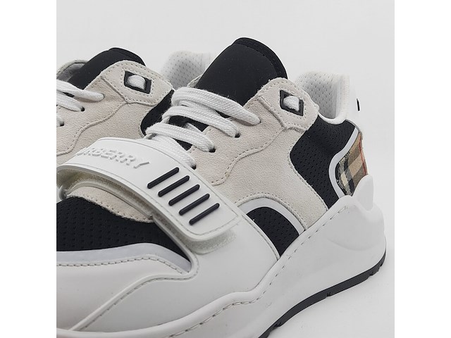 Paar schoenen, maat 41, burberry - afbeelding 6 van  12