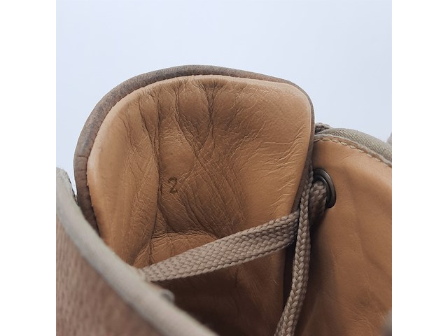 Paar schoenen, maat 42, louboutin - afbeelding 12 van  12