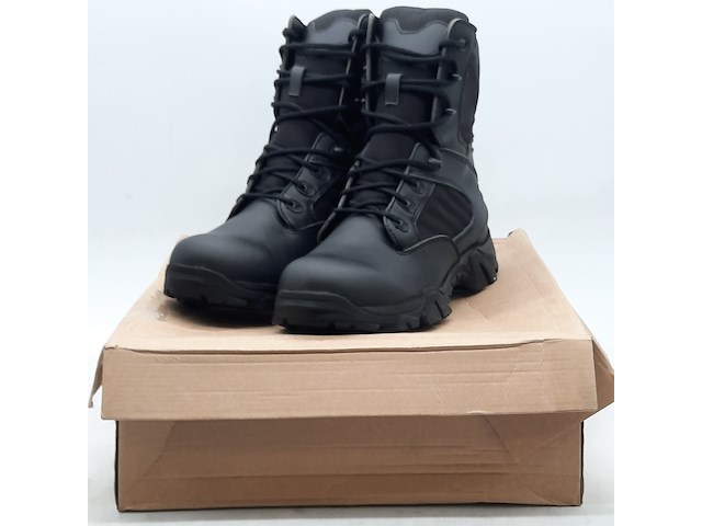 Paar schoenen, maat 42, neskrid - afbeelding 1 van  8