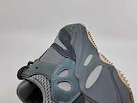 Paar schoenen, maat 43 1/3, adidas, yeezy 700 fw2499 - afbeelding 7 van  10