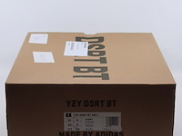 Paar schoenen, maat 43 1/3, adidas yeezy, eg6463 - afbeelding 4 van  12