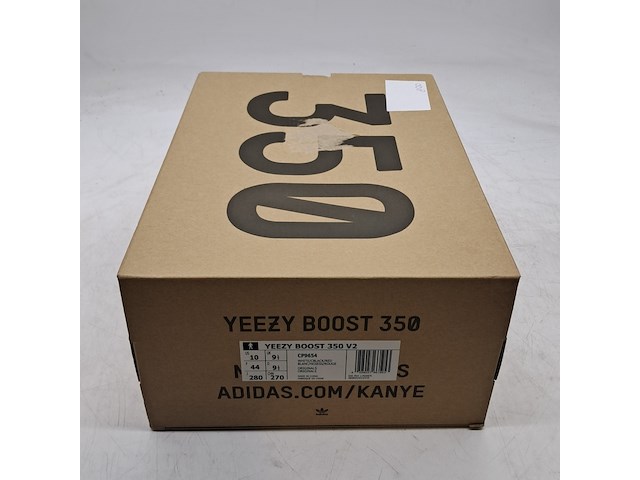 Paar schoenen, maat 44, adidas, yeezy 350 cp9654 - afbeelding 2 van  10