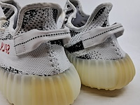 Paar schoenen, maat 44, adidas, yeezy 350 cp9654 - afbeelding 5 van  10