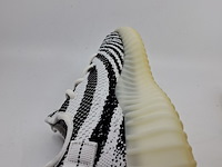 Paar schoenen, maat 44, adidas, yeezy 350 cp9654 - afbeelding 7 van  10
