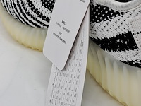 Paar schoenen, maat 44, adidas, yeezy 350 cp9654 - afbeelding 10 van  10