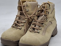 Paar schoenen, maat 45, neskrid, desert