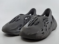 Paar schoenen, maat 8 (us), adidas yeezy, foam rnr - afbeelding 1 van  8