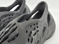 Paar schoenen, maat 8 (us), adidas yeezy, foam rnr - afbeelding 3 van  8