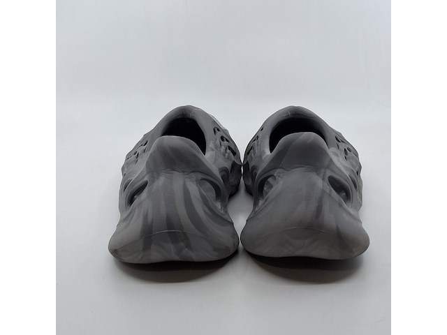 Paar schoenen, maat 8 (us), adidas yeezy, foam rnr - afbeelding 7 van  8