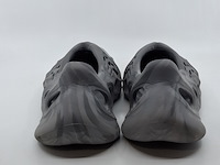 Paar schoenen, maat 8 (us), adidas yeezy, foam rnr - afbeelding 7 van  8