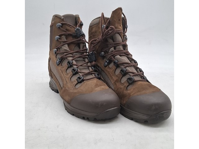 Paar schoenen, maat uk 10, haix - afbeelding 1 van  6