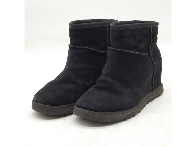 Paar schoenen, ugg - afbeelding 1 van  8
