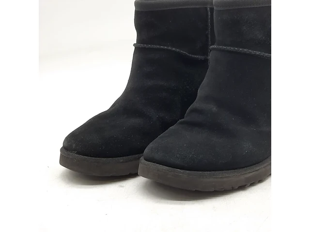 Paar schoenen, ugg - afbeelding 2 van  8