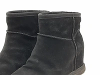 Paar schoenen, ugg - afbeelding 3 van  8