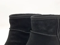 Paar schoenen, ugg - afbeelding 4 van  8