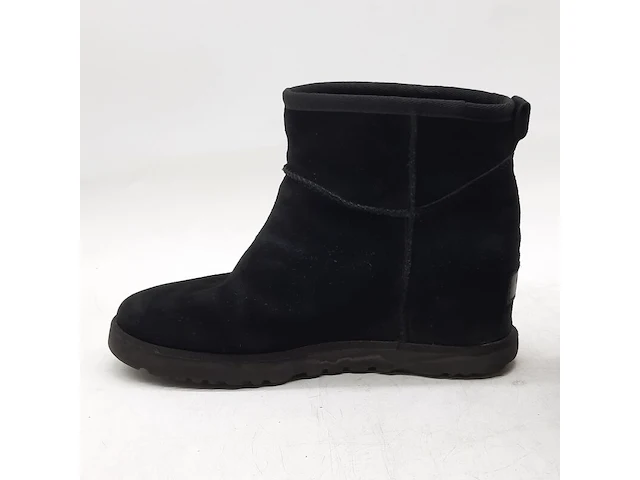 Paar schoenen, ugg - afbeelding 5 van  8