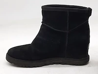 Paar schoenen, ugg - afbeelding 5 van  8