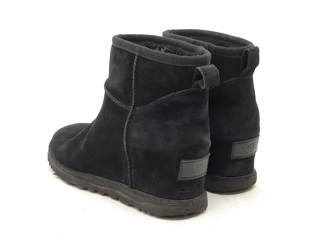 Paar schoenen, ugg - afbeelding 6 van  8