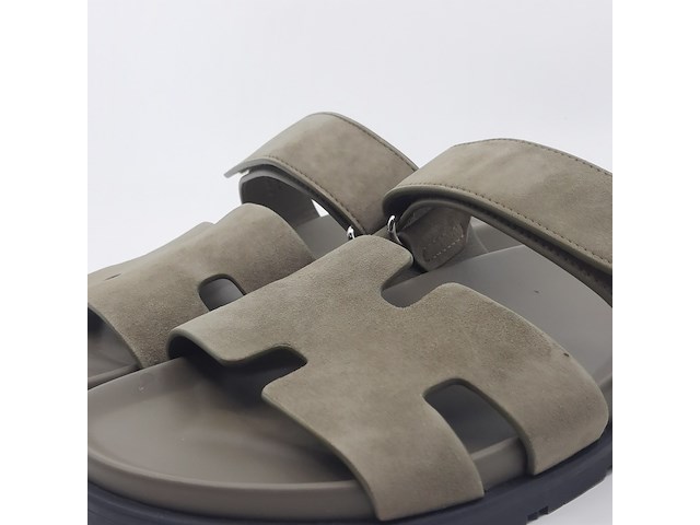 Paar slippers, hermes - afbeelding 4 van  10