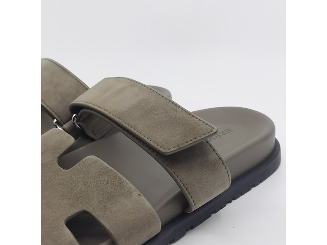 Paar slippers, hermes - afbeelding 5 van  10