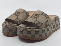 Paar slippers, maat 35 1/2, gucci