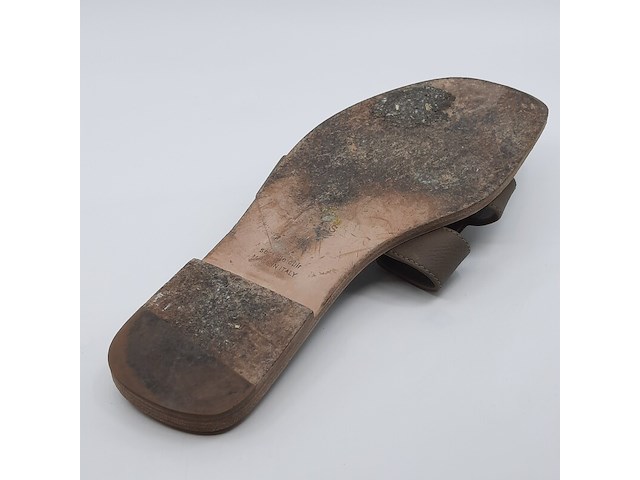 Paar slippers, maat 39, hermès, r0 202272z2303 - afbeelding 2 van  11