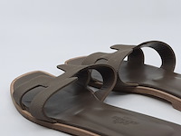 Paar slippers, maat 39, hermès, r0 202272z2303 - afbeelding 9 van  11