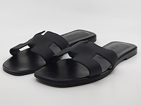 Paar slippers, maat 40, hermès