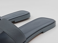 Paar slippers, maat 40, hermès - afbeelding 7 van  12